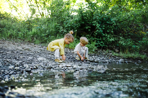 Duurzame kinderkleding: een trend of een echte noodzaak?